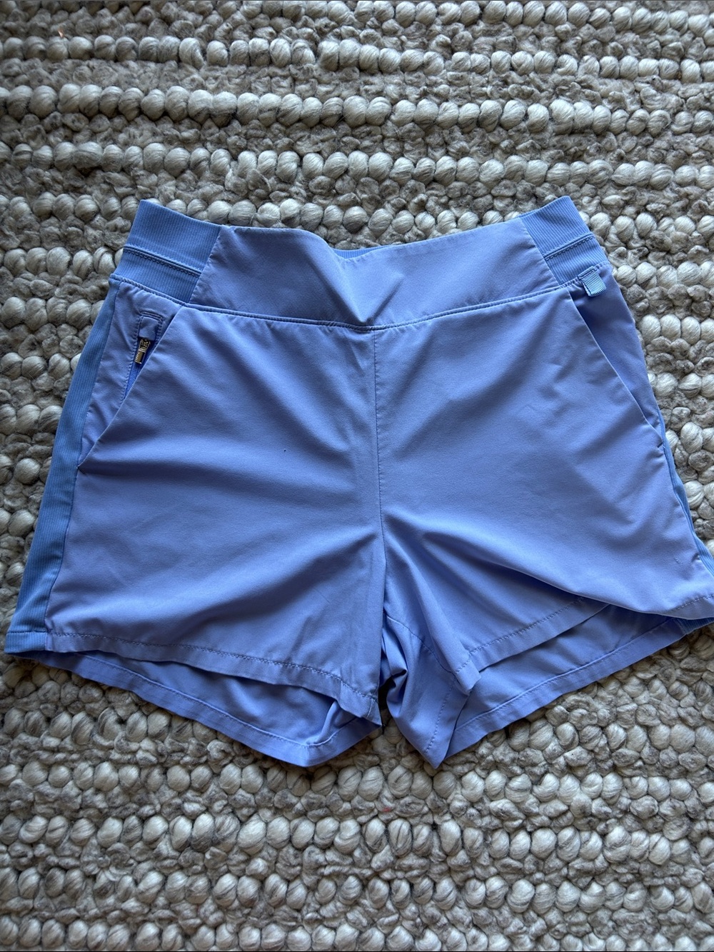 Athleta Brooklyn Women's Active Shorts - Size 2 - Light Purple (Periwinkle)